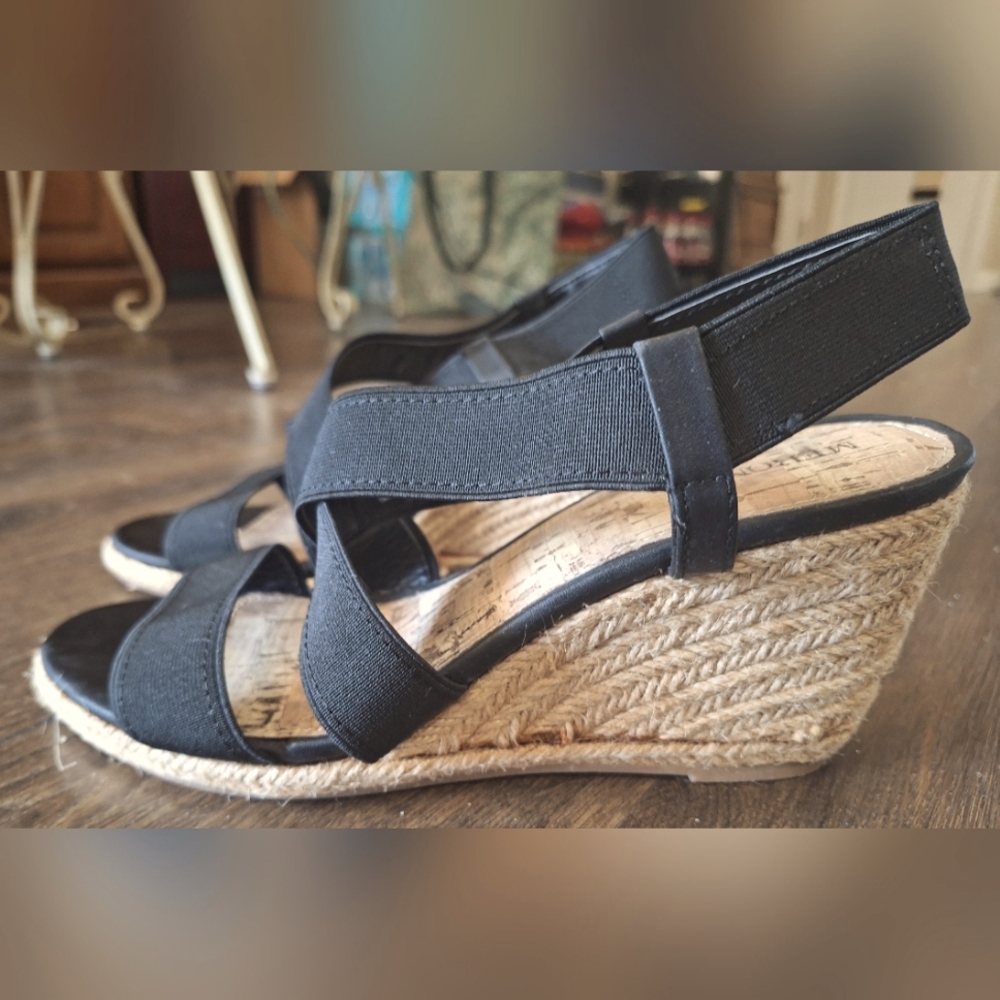MERONE BLACK 3" WEDGE HEELS ELEGANT CORK DESIGN. WORN ONCE - Picture 6 of 8